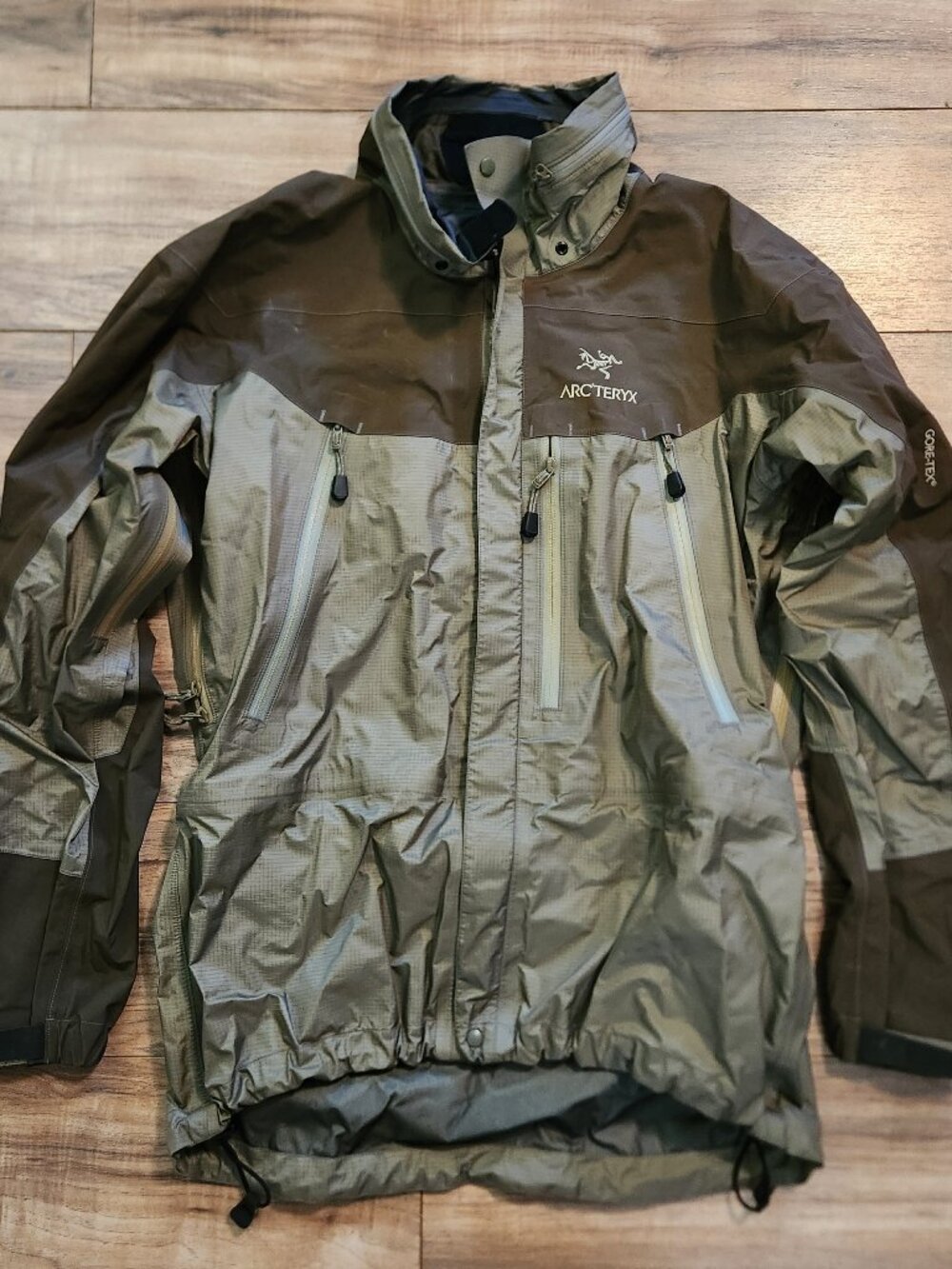 Arc'teryx Mens XL Brown Beige windbreaker goretex